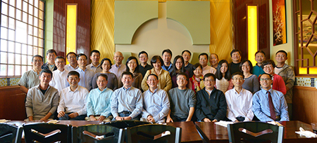 汪俊博士（1排左4），，，，，梁贵柏博士（1排左1），，，，，孙勇奎院士（1排左2），，，，，李才博士（1排中），，，，，王建锋博士（1排右1），，，，，刘建博士（1排右4），，，，，杨立虎博士（2排左1），，，，，蔡天权博士（2排左2），，，，，刘雯颖博士（2排右3）等专家合影留念