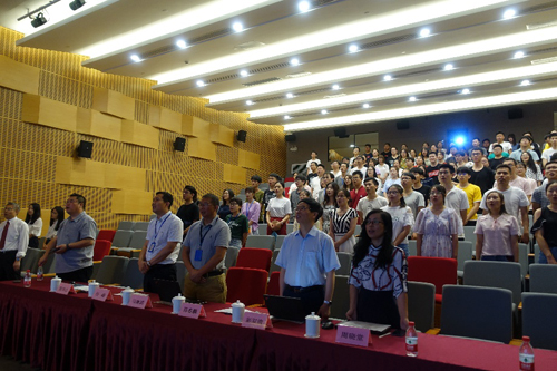 宣读CC网投宣誓词