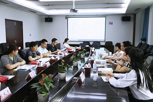 聚会中CC网投与人福药业就以后的相助偏向举行了深入探讨